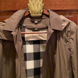 Men’s Burberry Rain Parka in XL
